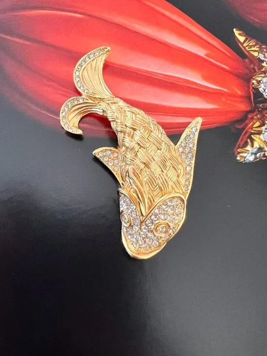 Vintage Christian Dior Gold Plated Phinestone Koi Fish Brooch - Picture 6 of 6